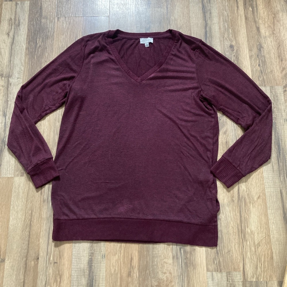 Lucky Brand Women's Burgundy Wine V-Neck Thin Knit Sweater Size M Casual Slits